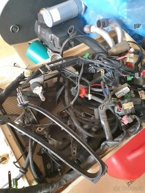 Prodám dily na honda vfr800 2000r.v - 13
