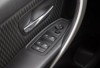 BMW rad 3 Touring 320d AT/8 - 13