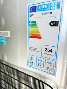 Lednice s mrazákem BEKO CN237231 K60365NE Na díly - 13