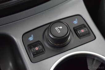 Ford C-MAX 1,6 i Titanium,7míst,NAVIGACE - 13