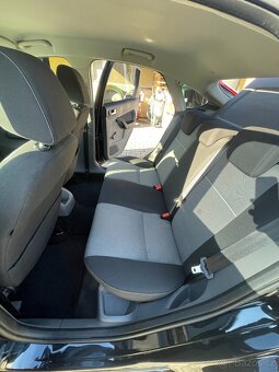 FOCUS 1.6 2011 benzín 74KW - 13