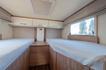 Autokaravan 2022 Bürstner IXEO 726G – Plne vybavený 🚐✨ - 13