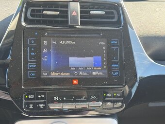 114.000km, Toyota Prius IV, Hybrid Executive koupeno v CZ - 13