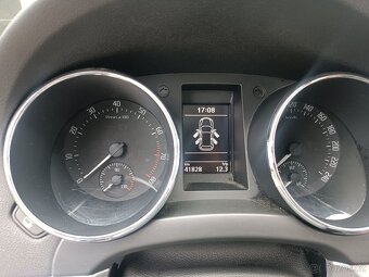 Škoda Yeti 1.4 tsi  92kw dsg automat najeto 41tis km - 13