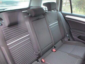 VW Golf VII kombi 1.2TSi 81kW VÝHŘEV 6st.MAN 2015 - 13