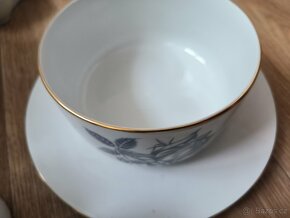 Sada starého zdobeného porcelánu - 13