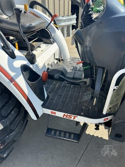 Traktor BOBCAT CT230 - 13