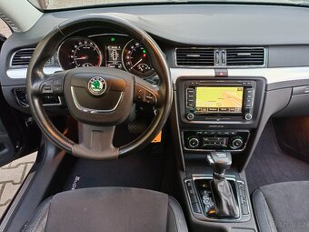 Superb 2.0 Tdi 125 kW DSG combi panorama - 13