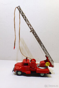 Hasičské Auto na setrvačník- staré Hračky  - 13