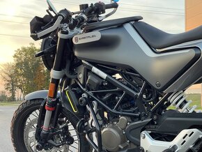 Husqvarna Svartpilen 125 2023 11 kW A1 1. majitel - 13