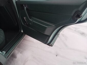 Mercedes Benz 190 1.8i - 13