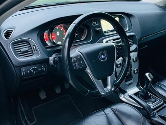 Volvo V40 2.0 D3 110KW 5VÁLEC MANUÁL OCEAN RACE LED SERVISKA - 13