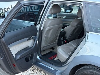 Audi A6 Allroad - Tempomat, Xenon, Vzduch. p., Park. senzory - 13