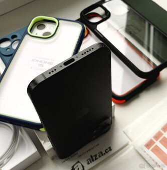Apple Iphone 15 black 128GB + kupa příslušenství + 2r záruka - 13