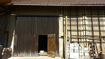 Prodej zemědělská usedlost blízko Prahy rodinnýdům - 13