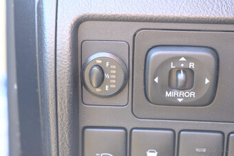 Toyota Land Cruiser LC200 - 13