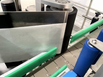 Obalovací samolepicí etiketovací stroj na kulaté láhve - 13