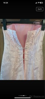 Korzetové růžové společenské šaty s růžičkami - 13