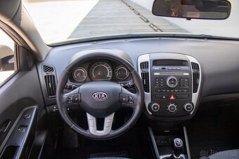 Kia Cee´d SW 1.6 CRDi - 13