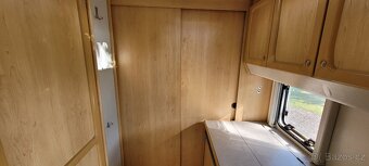 Karavan KNAUS s markýzou - 13