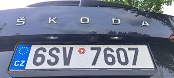 8/2021 Škoda Octavia 4  2,0TDi Black Clever Edition - 13