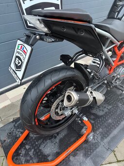KTM Duke 125 rok 2022 - 13
