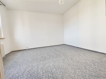 Prodám byt 2+1 s balkónem, 67m, Stará Role, K. Vary - 13