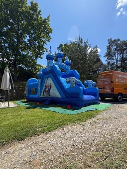 Skákací hrady, nafukovací atrakce, rodeo býk, kolotoč - 13