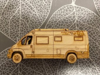 Nové dřevěné modely Iveco "Karel" Dakar, obytný vůz KRS - 13