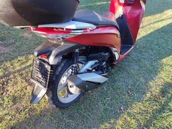 Honda SH 350 i ABS, TC (2021) kufr, CZ doklady - 13