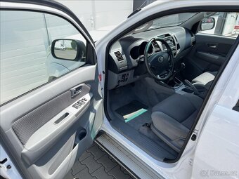 Toyota Hilux 2,5 D-4D  Double Cab Terra (2010) - 13