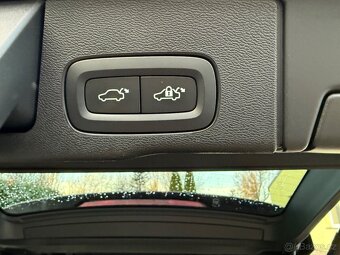 Volvo XC60 T6 257kW Inscription 4x4 NYNÍ PO SERVISE ČR 2022 - 13