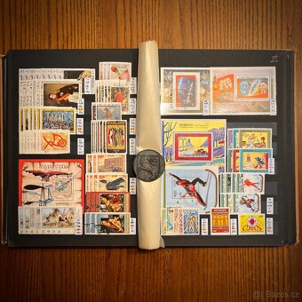 Album známek ( různé ) katalogová cena /15 600,- kč - 13