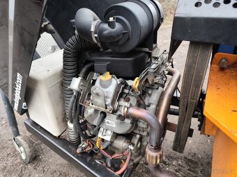 Štepkovač Forst, drtí do 16cm priemeru. - 13