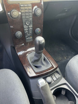 VOLVO S40 2.0D 98KW 1 majitel - 13