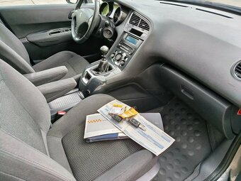 Peugeot 5008 1.6 HDi 66 Kw nová dovozová stk Bez Koroze - 13