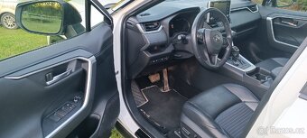 Toyota RAV4 2.5 Hybrid Selection 4x4 Čr - 13