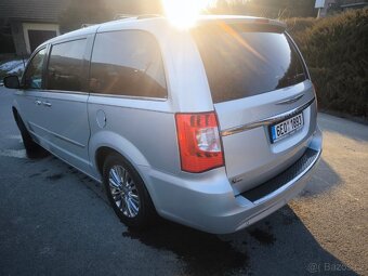 Chrysler Town and Country STOWN 3,6 Benzín 211 Kw - 13