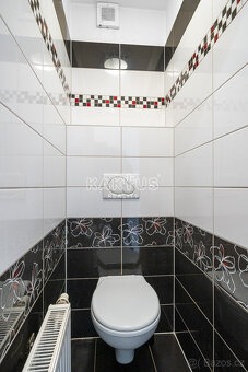 Prodej rodinného domu 202m2 s pozemkem 296 m2 na ulici Ediso - 13