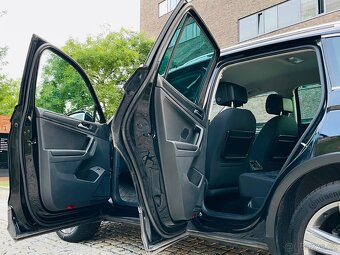 Volkswagen Tiguan 2.0TSI 4x4 AUTOMAT KAMERY SERVISKA HIGHLIN - 13