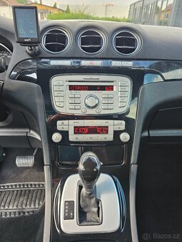 FORD GALAXY 2010 2.0i 149 kW GHIA 7 MÍST FACELIFT,VÝHŘEVY - 13