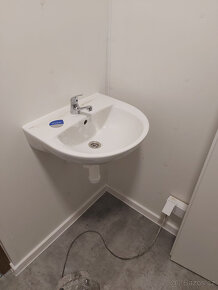 Obytný celoroční modul se šatnou a WC - 13