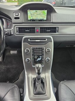 VOLVO XC70 2016 2.0D4 133kW SUMMUM,TEMPOMAT,VÝHŘEVY,SERVISKA - 13