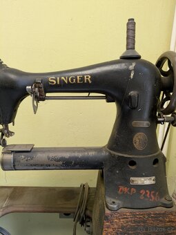 Průmyslové ramenné šicí stroje - 13