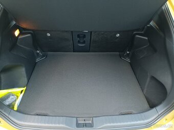 Toyota Yaris Cross Hybrid 4x4 rok 2021, najeto: 34.122 km - 13