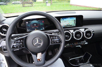 PRODÁM MERCEDES BENZ A 180D NOVÝ MODEL 2022 119.000KM DPH - 13