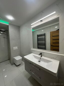 Podnájem ateliéru 2kk, 49 m2, ul. Sokolovská, Praha 8 - 13