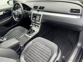 VOLKSWAGEN PASSAT VARIANT B7 2.0 TDI CR HIGHLINE - 13