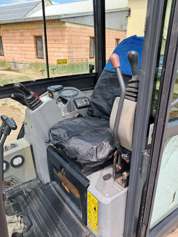 Bobcat E19, rok 2015 - 13