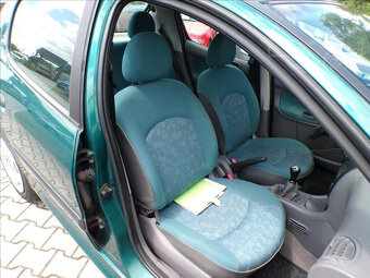 Peugeot 206 1,1 i KLIMATIZACE-HNED ODJÍŽDÍTE - 13